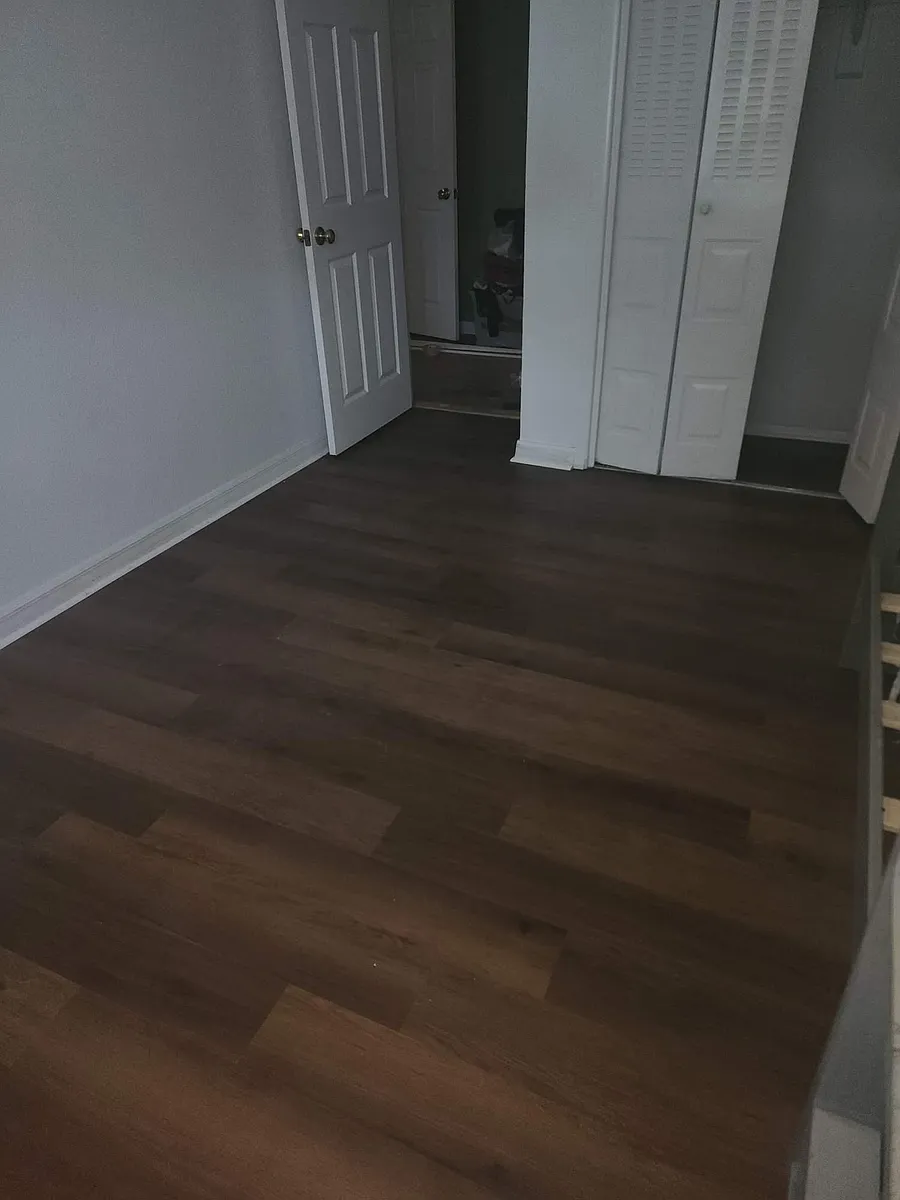 New vinyl all 3 bedrooms - Lake Destiny Rd
