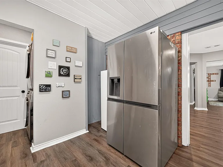 1005 Avenue D — Photo 15