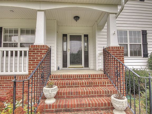 2nd image of 114 Crossbow Ln