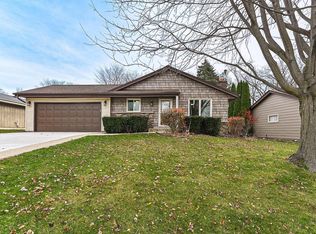 3327 Southwood Dr, Racine, WI 53406