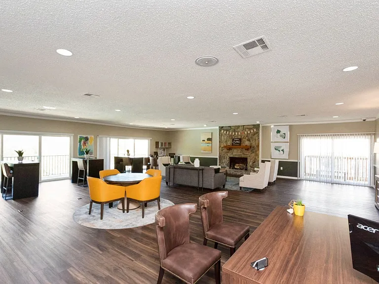 Lakecrest — Photo 15