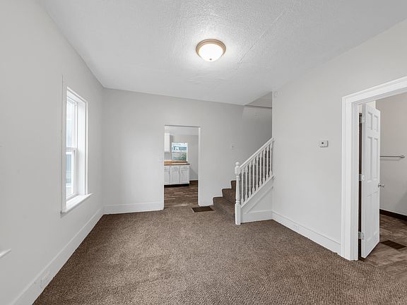 4th image of 1017 Bemis St SE