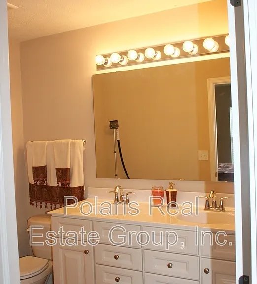 11912 Kelso Dr #4 — Photo 7