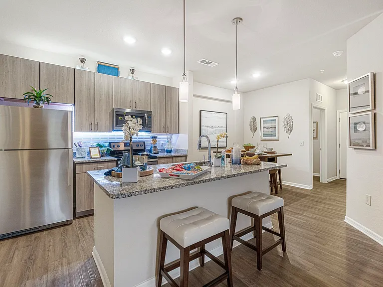 Broxton Bay Apartments — Photo 14