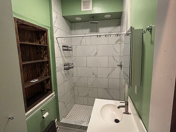 5th image of 5322 Ludlow St