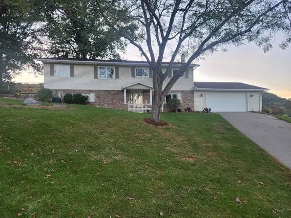 4251 Paar St, La Crescent, MN 55947