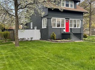 903 N Main St, Wheaton, IL 60187