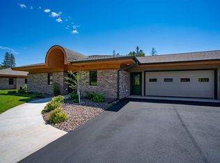 8407 Congdon Blvd #3, Duluth, MN 55804