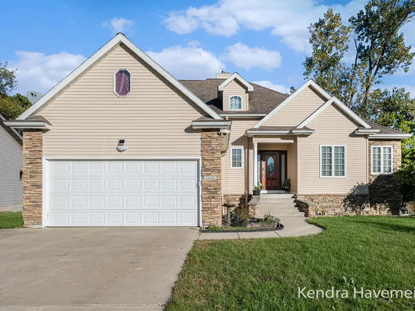 1660 Oakleigh Rd NW, Grand Rapids, MI 49504