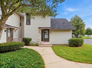 649 Beth Ct, Gurnee, IL 60031