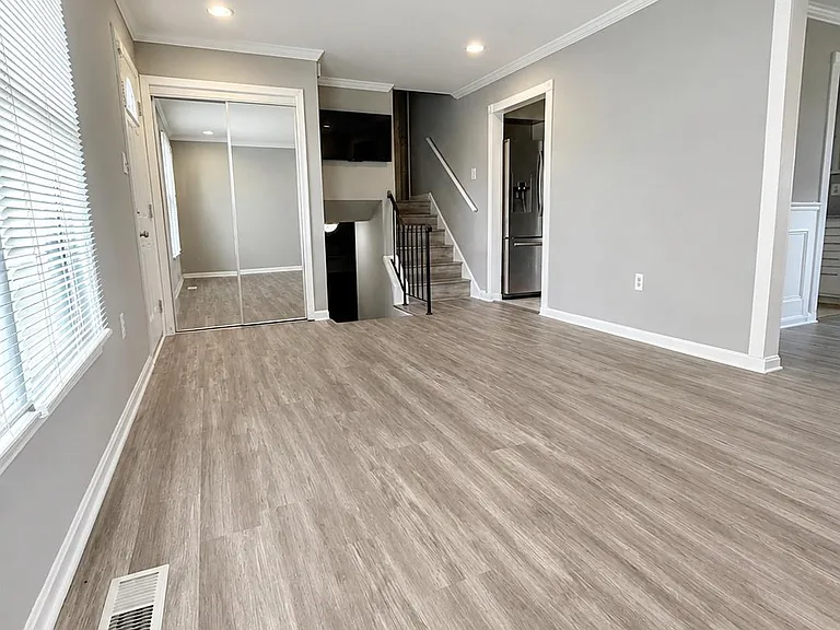 206 Mountain View Ct — Photo 2