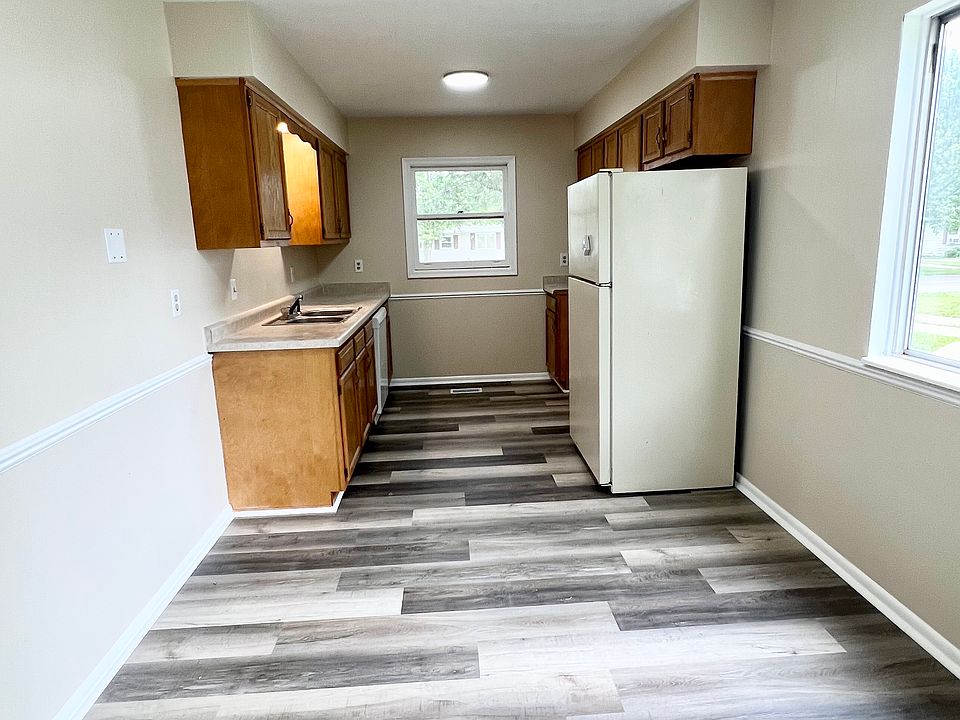1st image of 513 Franklynn Dr #1
