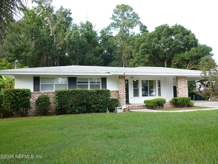627 Grove Park Blvd — Photo 1