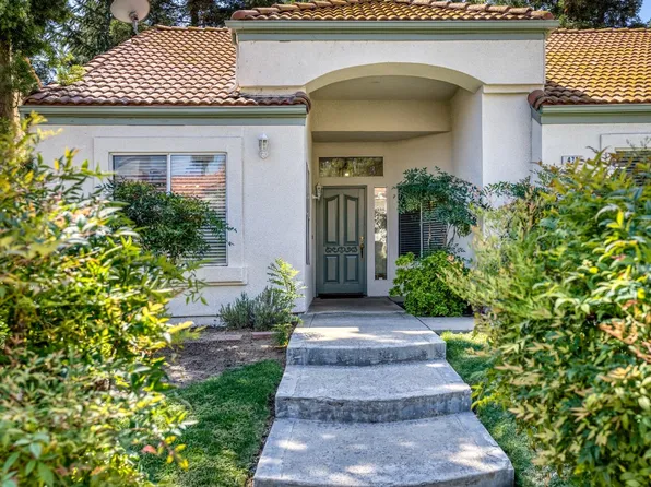 471 E Newport Dr, Fresno, CA 93730