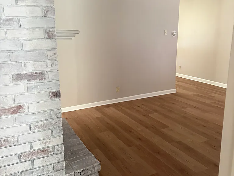 6907 S 7th St — Photo 5