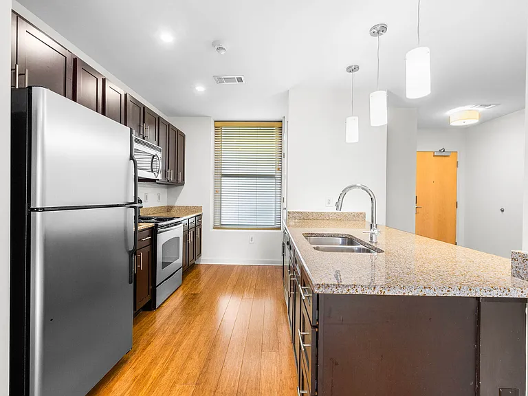 401 Cherry St — Photo 33