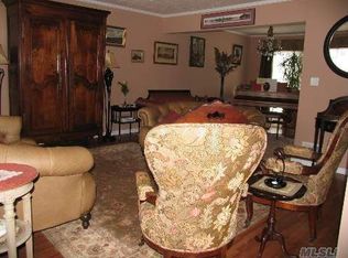 330 Ridge Rd, Flushing, NY 11363