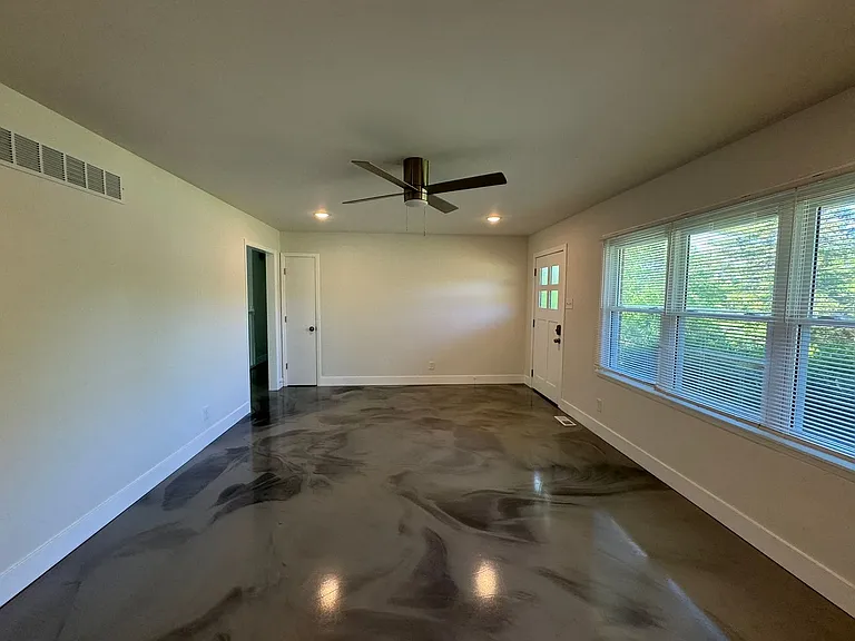 6550 S Old Village Rd — Photo 8