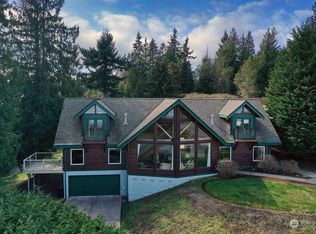 6280 Spinnaker Ridge Ln, Clinton, WA 98236