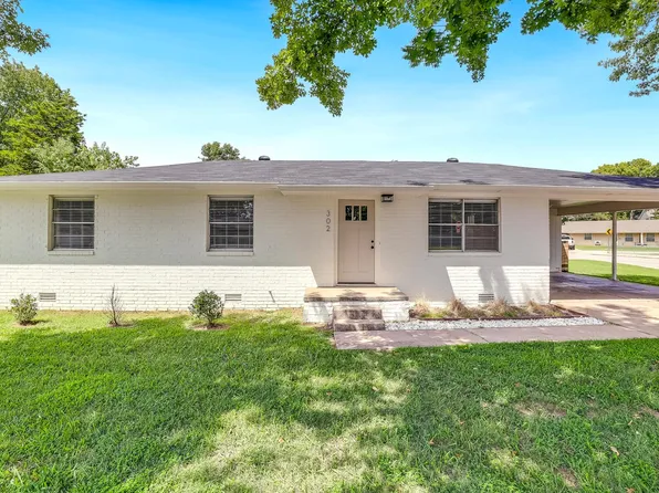 302 Razorback Dr, Bentonville, AR 72712