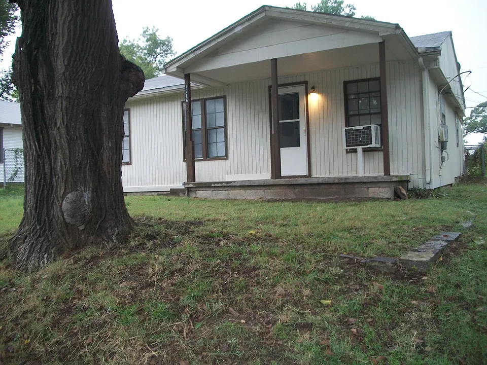 1616 N Atlanta Ct