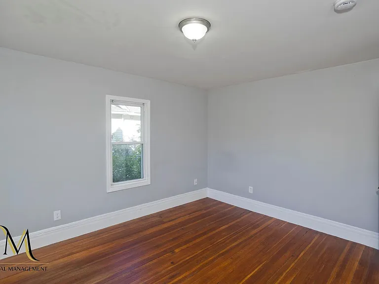 653 Belmont Ave — Photo 7