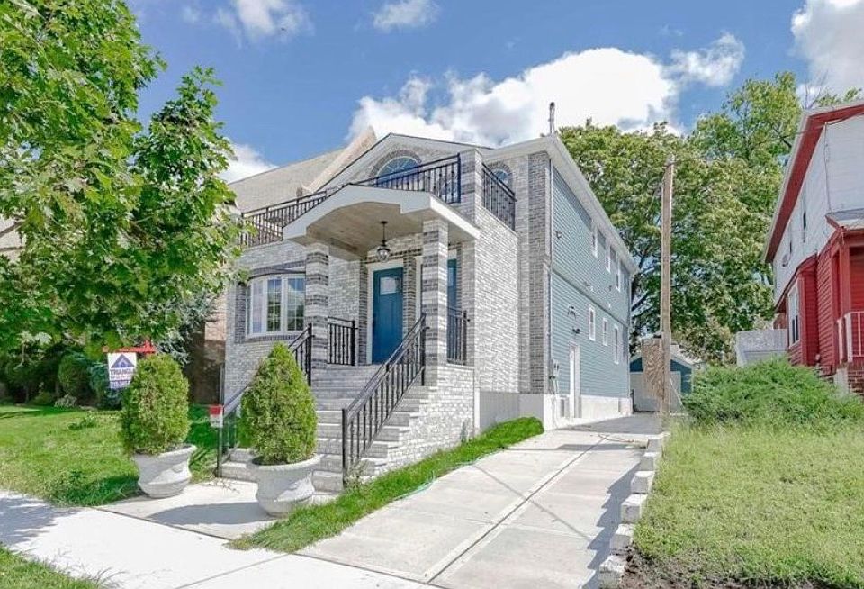 1st image of 15941 98th St #2