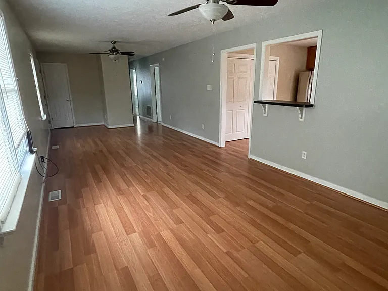 2425 Old Hanover Rd — Photo 9