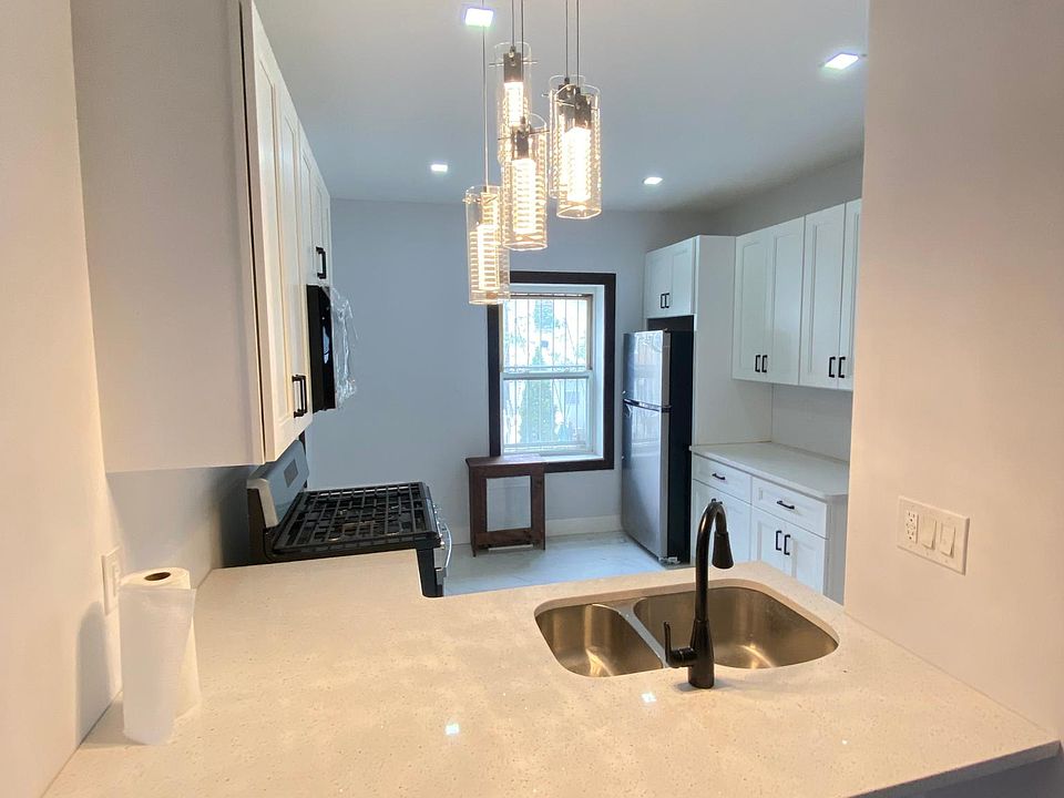 1st image of 323 Quincy Ave #C