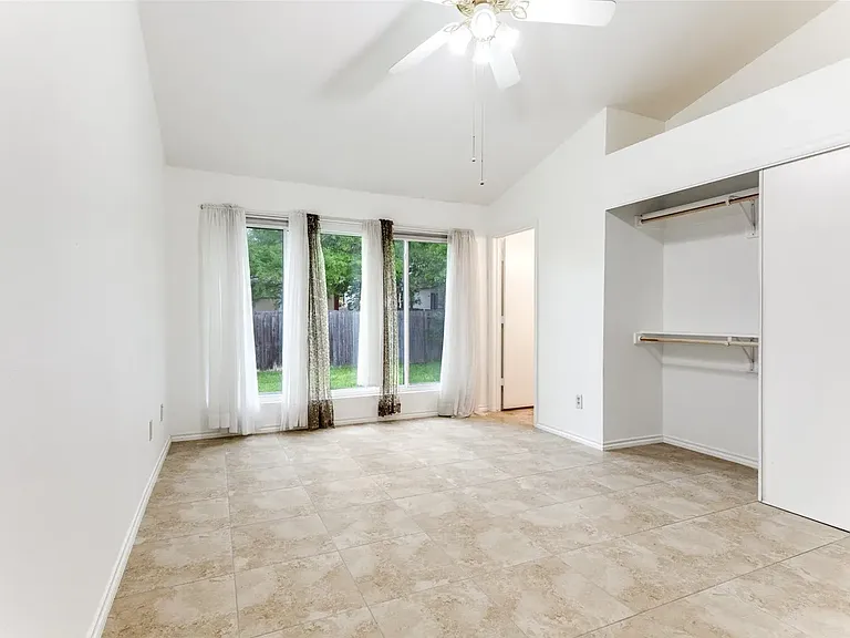 4617 Feathercrest Dr — Photo 15