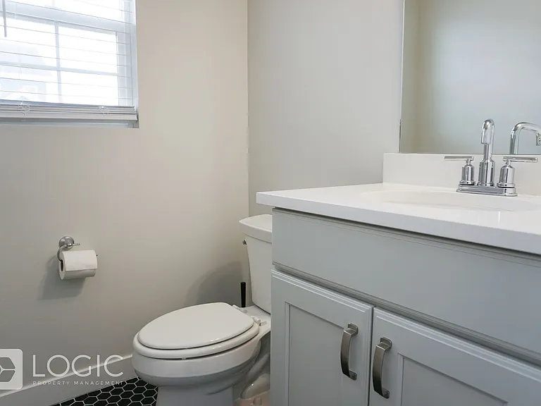 856 W 2800 N — Photo 12