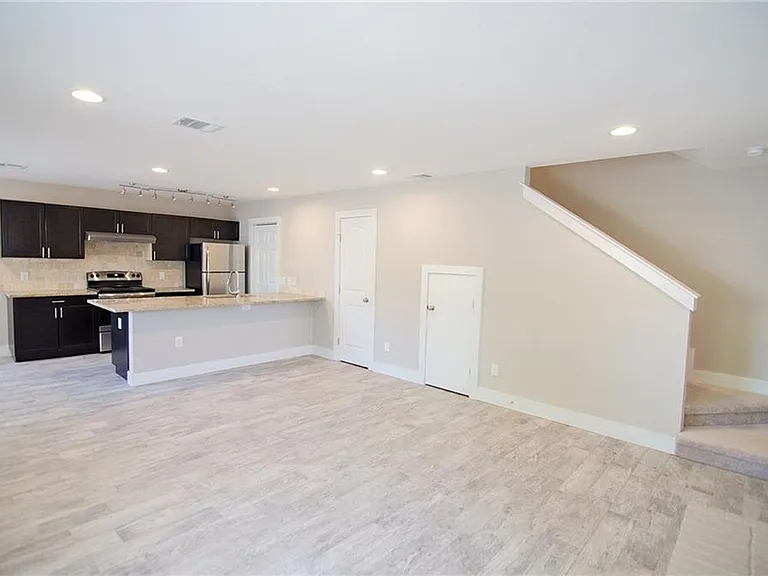 11901 Alpheus Ave #B — Photo 8