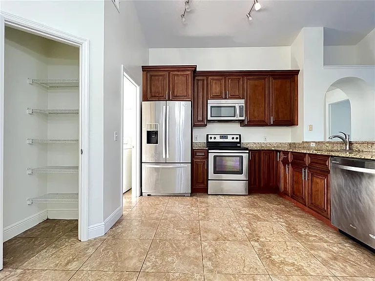 2859 Blooming Alamanda Loop — Photo 10