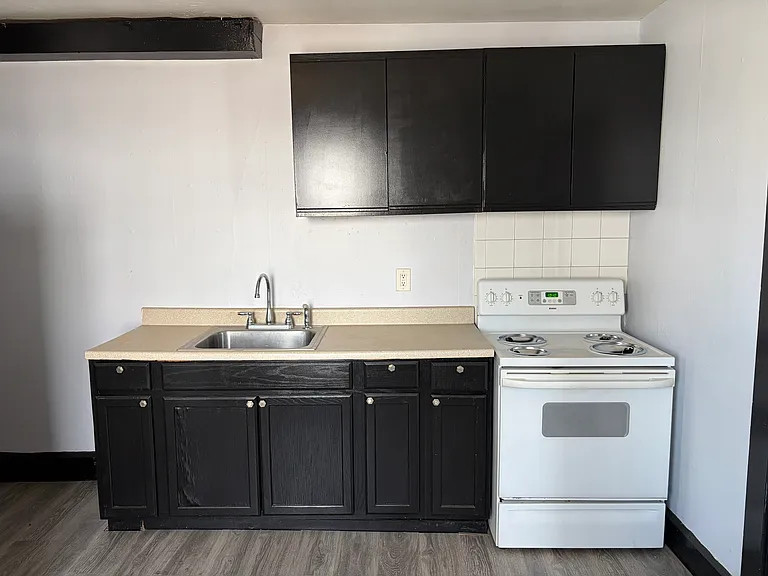 36 Lake St #1 — Photo 9