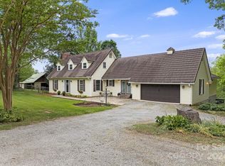 1220 Red Fox Rd, Tryon, NC 28782