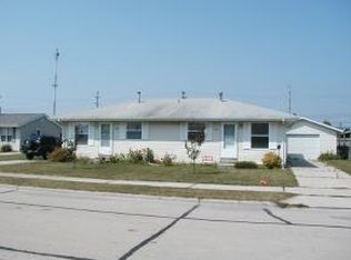 916 Sunset Ct, Two Rivers, WI 54241