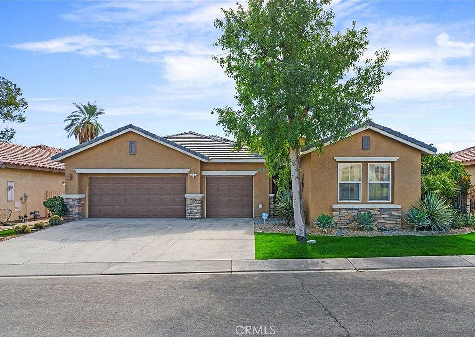 1st image of 82569 Hughes Dr