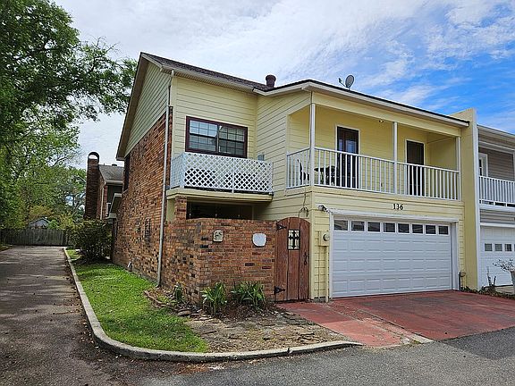 Double garage + 3rd parking