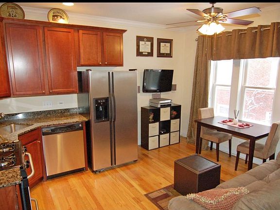 3rd image of 3252 N Clifton Ave