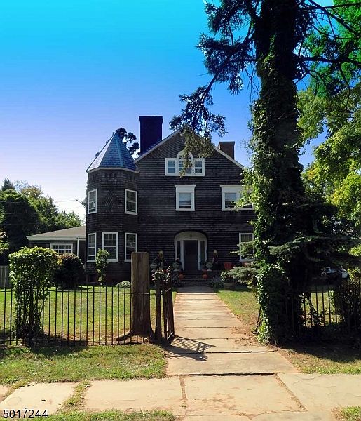 1st image of 322 W Emerson Ave