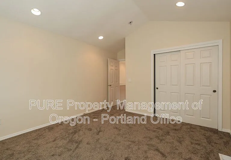 6038 S Hood Ave — Photo 16