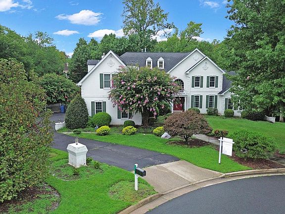 3rd image of 3408 Oakton Chase Ct