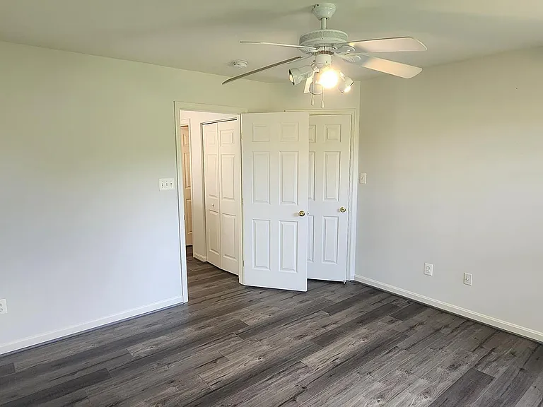 45512 Lakemont Sq — Photo 11