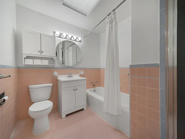 71-75 Manzanita Avenue — Photo 16