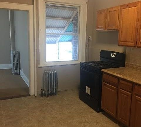 3rd image of 1368 Eggert Pl #1