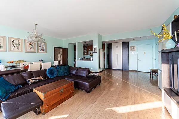 Sold by Golden Real Corp. | media 33