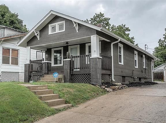 2nd image of 808 S Ash Ave