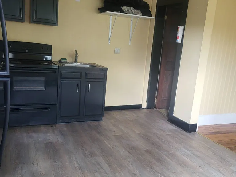 261 Lehigh Ave — Photo 15