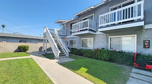 5882 Western Ave #8 Photo 1