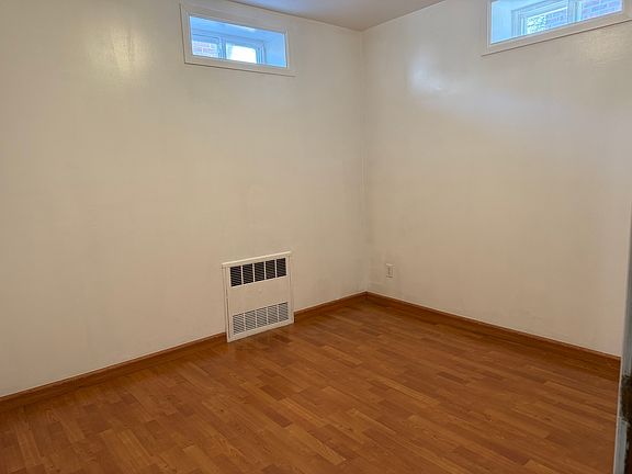 5th image of 1307 E 55th St #Basement